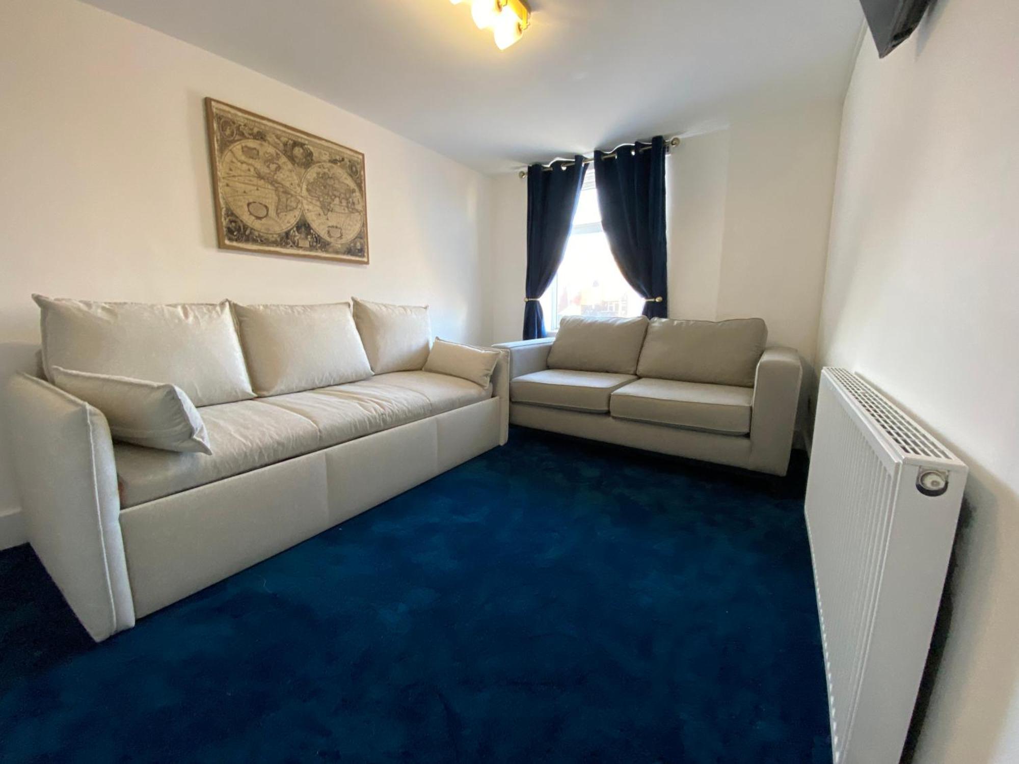 Aquarius Apartment - Sea View - Sleeps Seven Blackpool Buitenkant foto