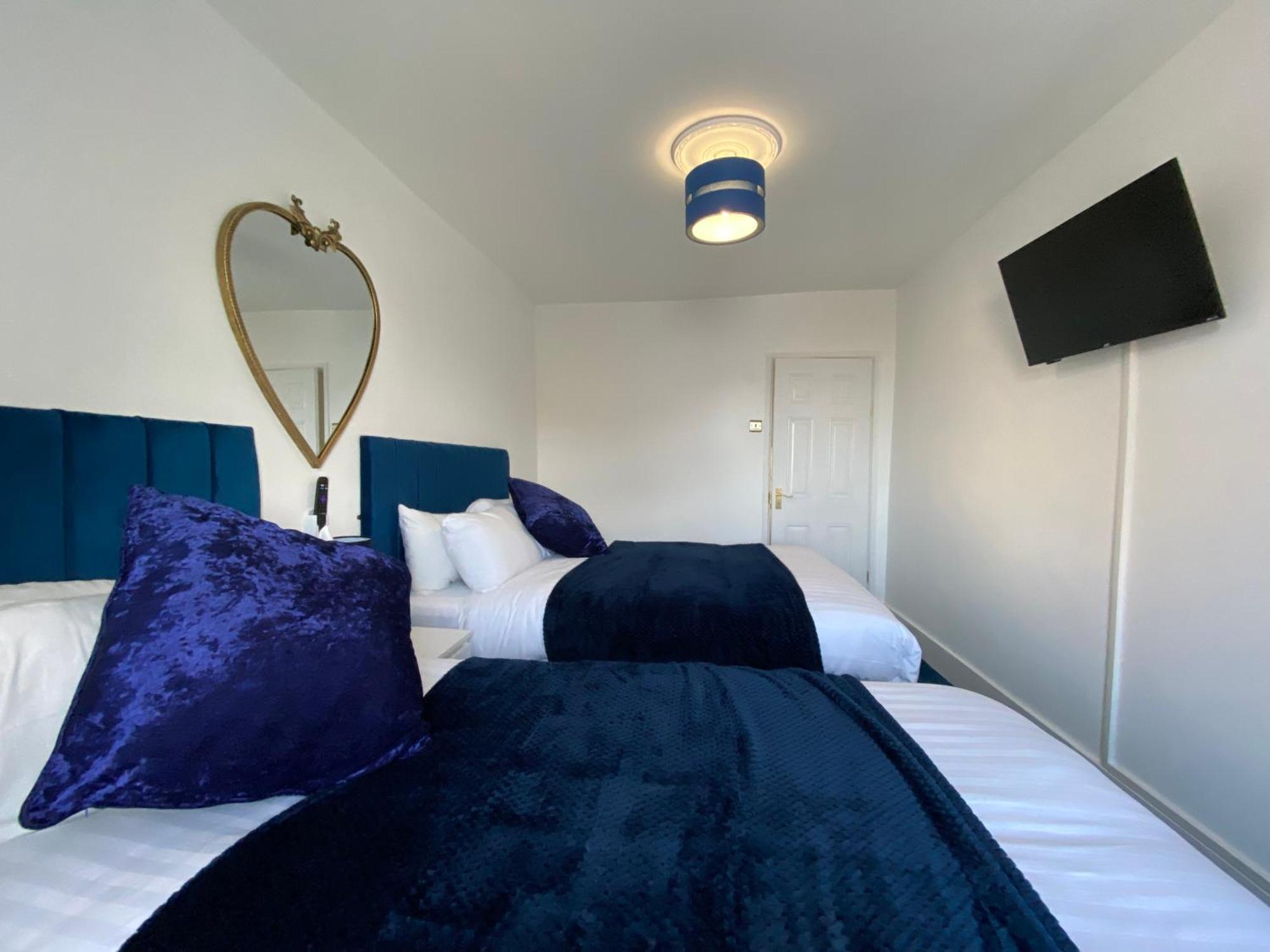 Aquarius Apartment - Sea View - Sleeps Seven Blackpool Buitenkant foto